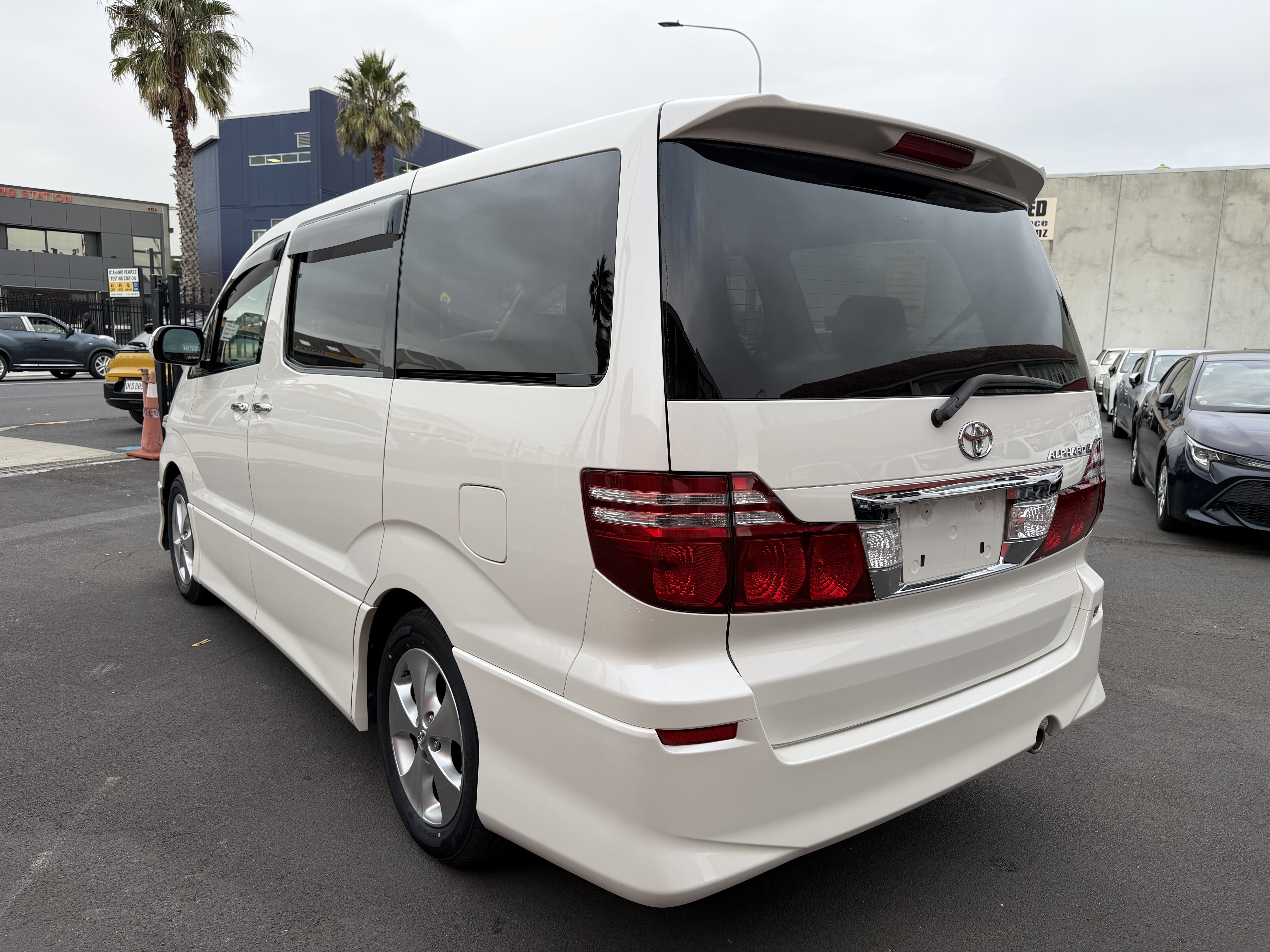 2005 Toyota ALPHARD for sale at Amego Cars Auckland - photo 1